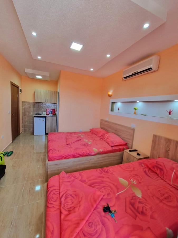 Grandino Holiday Rooms&Apartments Ulcinj Bagian luar foto