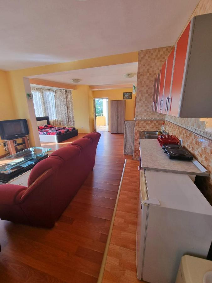 Grandino Holiday Rooms&Apartments Ulcinj Bagian luar foto