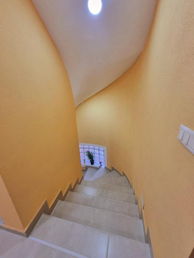 Grandino Holiday Rooms&Apartments Ulcinj Bagian luar foto