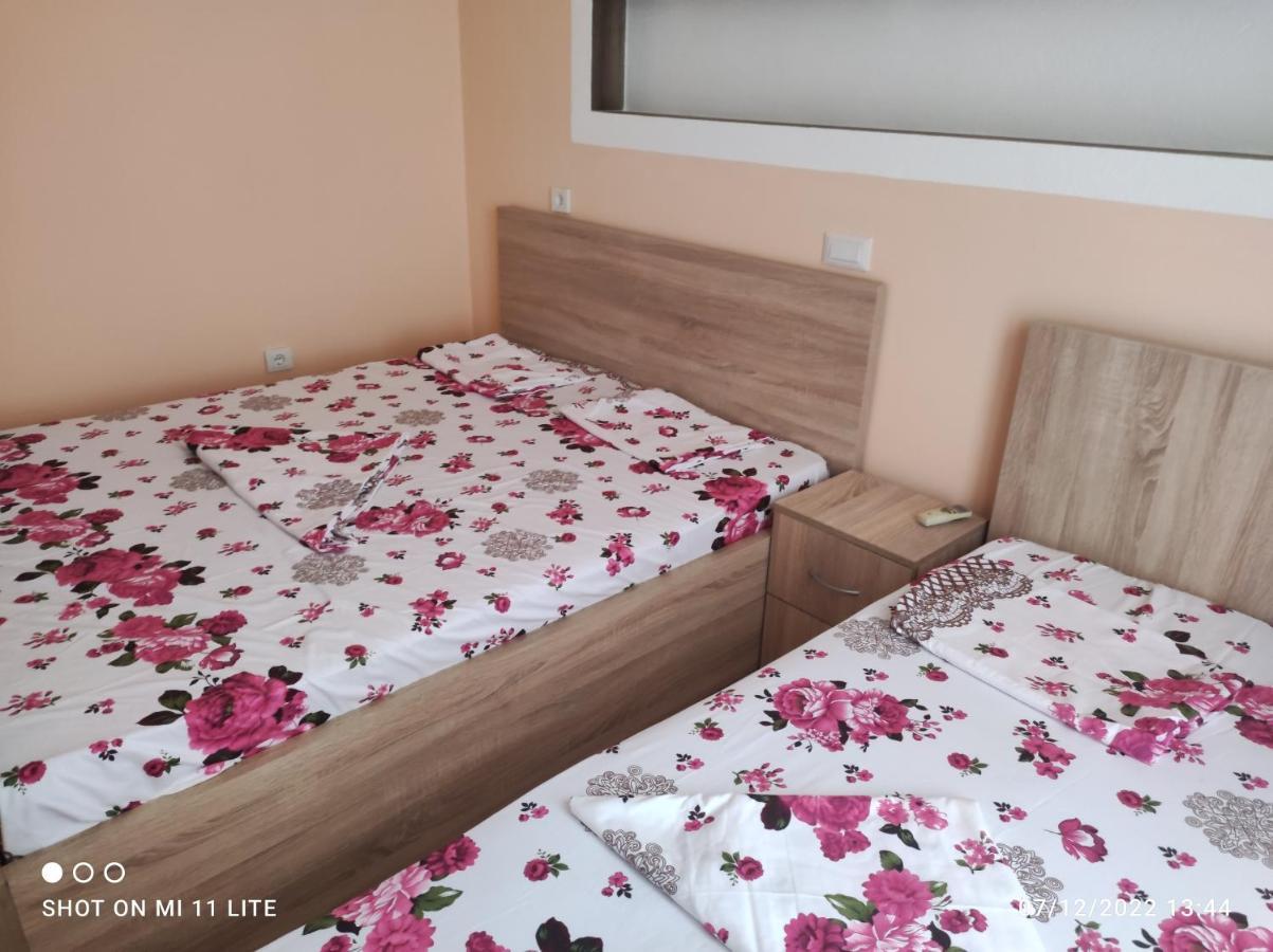 Grandino Holiday Rooms&Apartments Ulcinj Bagian luar foto