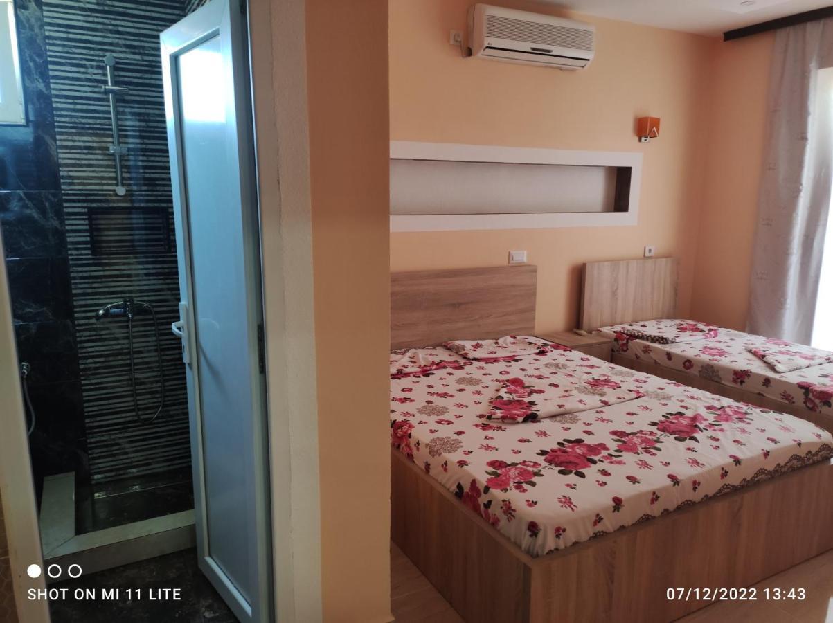 Grandino Holiday Rooms&Apartments Ulcinj Bagian luar foto