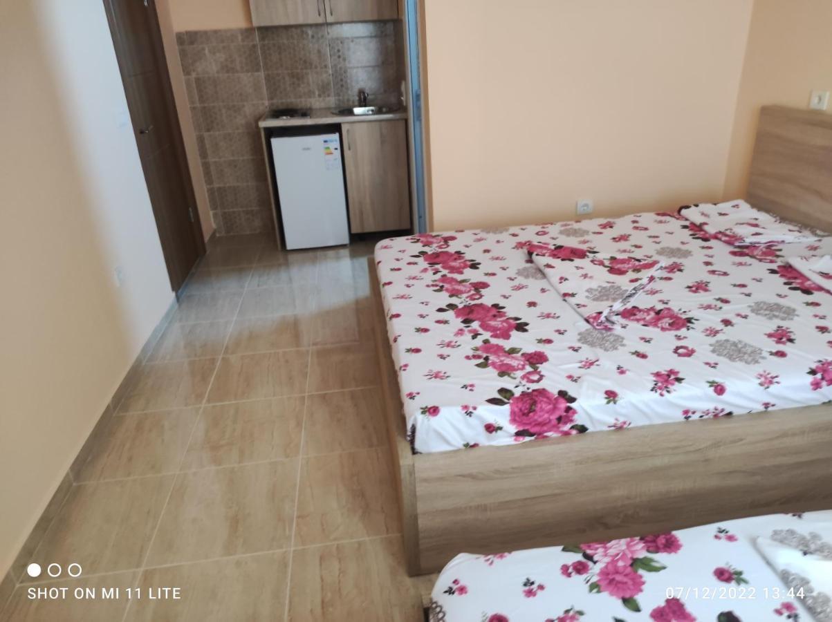 Grandino Holiday Rooms&Apartments Ulcinj Bagian luar foto
