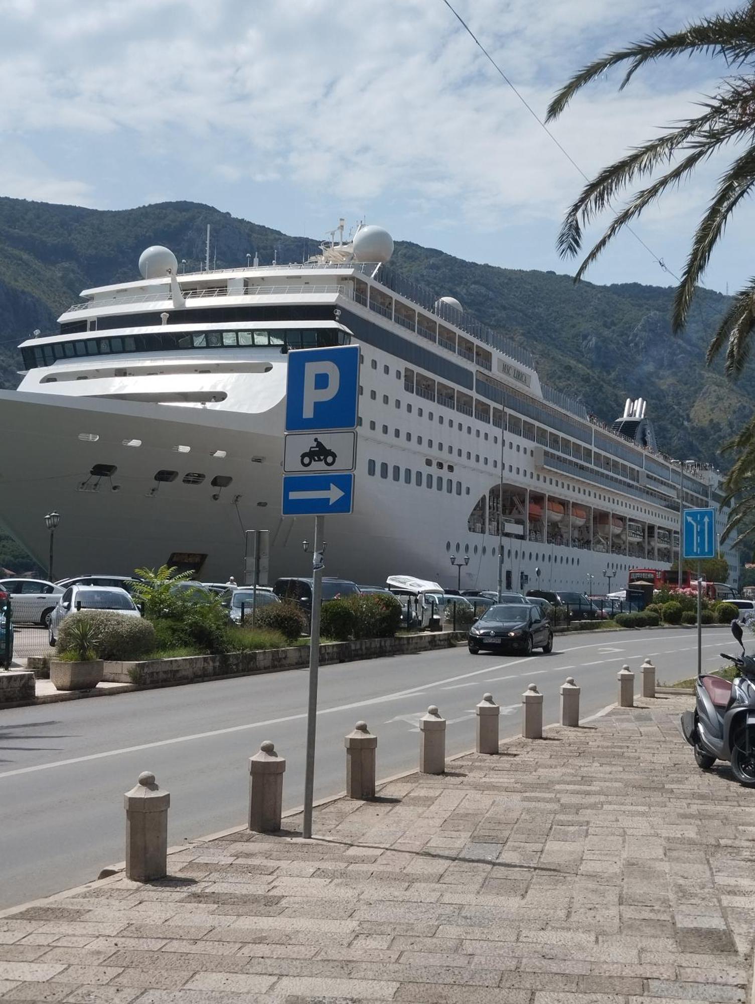 Grandino Holiday Rooms&Apartments Ulcinj Bagian luar foto